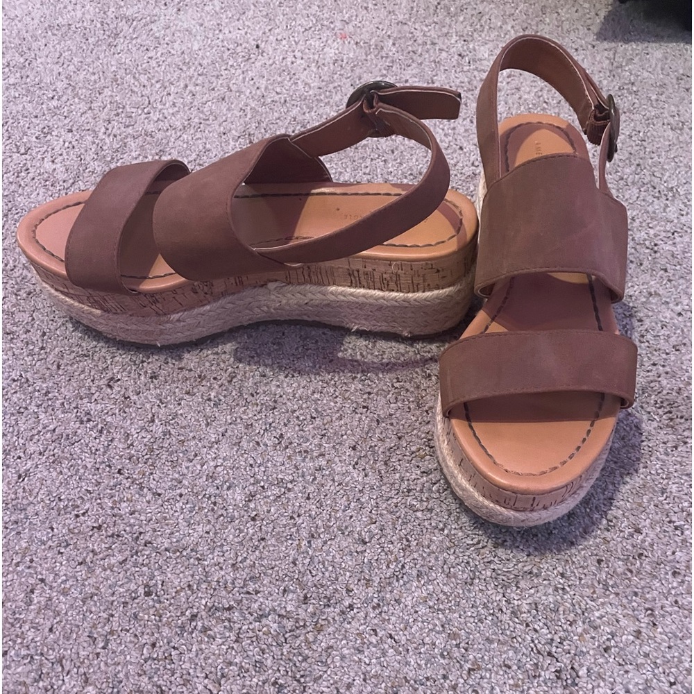 american eagle in platforms, size 7, only worn a few times